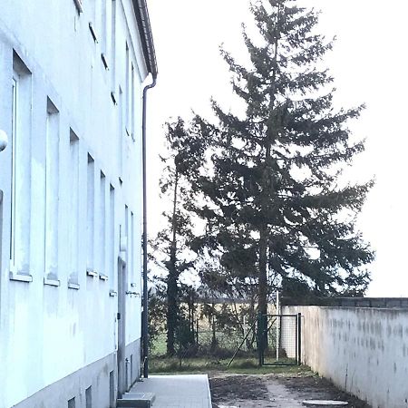 Lg Living Apartment Stockerau Exterior photo